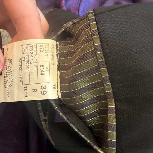 Ted Baker Endurance 39R wool EUC black with light pinstripes and  Purple Lining - Picture 15 of 15